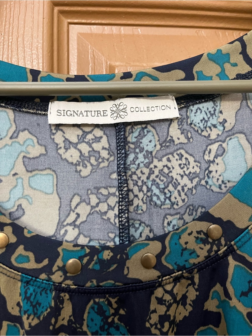 Signature Collection Tunic - Picture 3 of 4